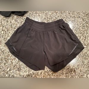 Lululemon Hotty Hot 4” Shorts